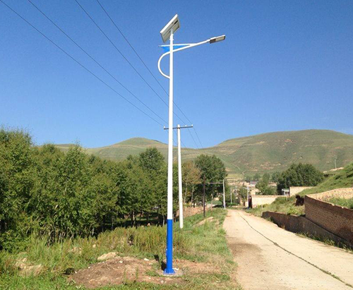 千亿体育与普通中杆路灯之间的区别 千亿体育与普通中杆路灯之间的区别